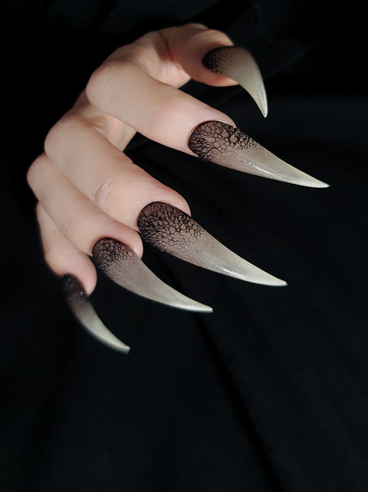 Dragon Claws, Extra-long curved nails witch's claws shaped