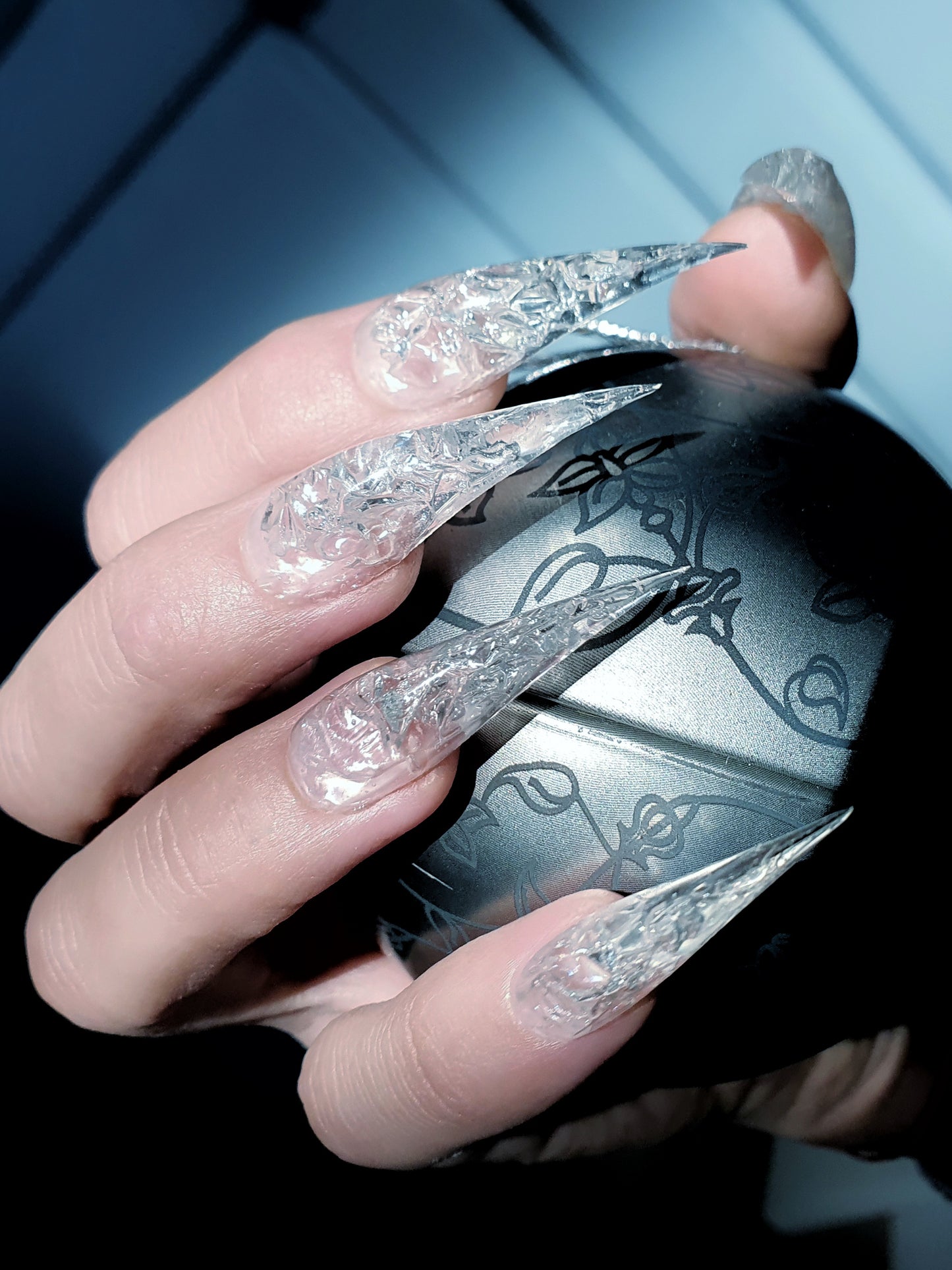 Dazzling Ice Claw Press on nails
