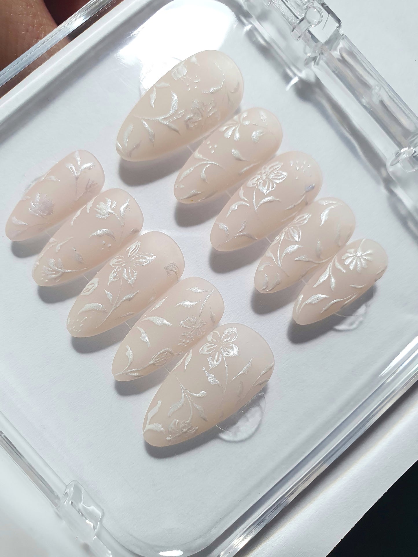 Creamy Nails With White Pearl Flowers