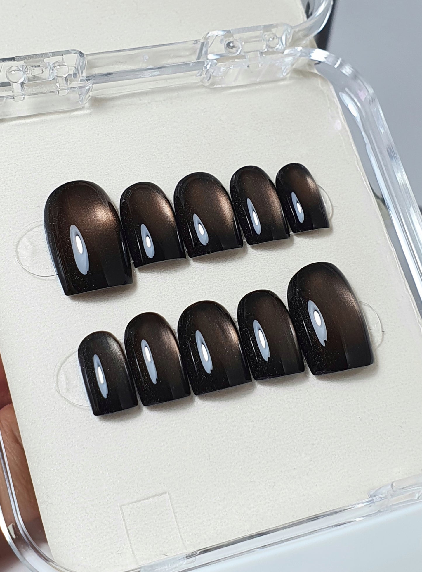 Magnetic Cat Eye Black Nails