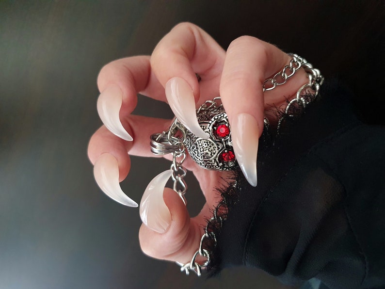 Long Cat Claw press on nails