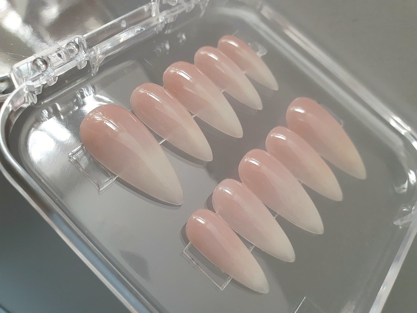 Naturalistic ombre nails