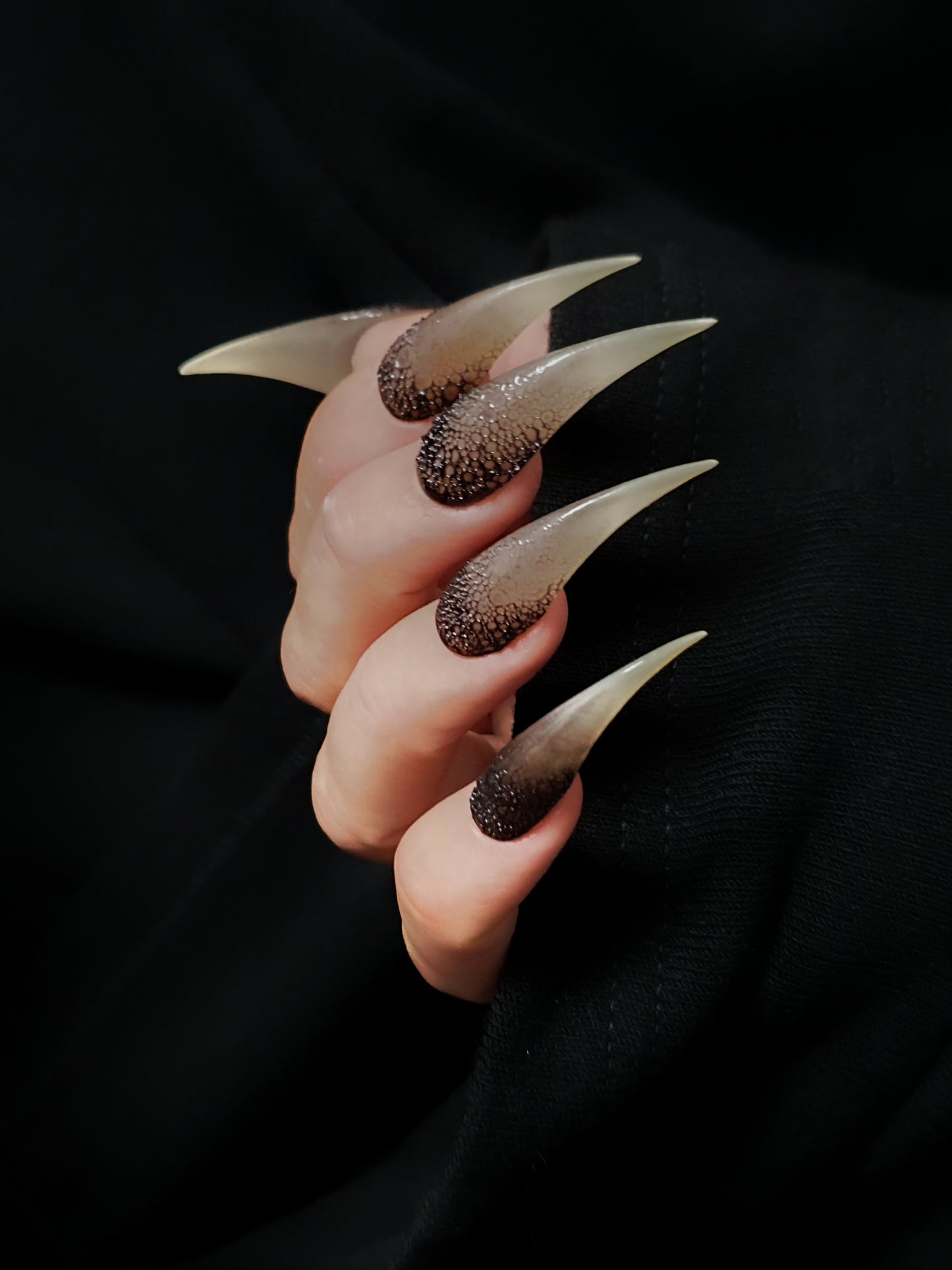 Dragon Claws, Extra-long curved nails witch's claws shaped