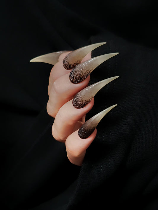 Dragon Claws, Extra-long curved nails witch's claws shaped