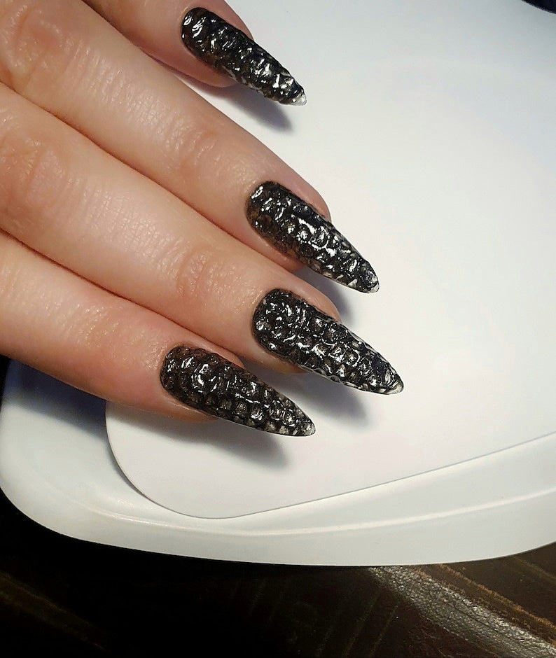 Black Chrome Mirror 3D Nail Design