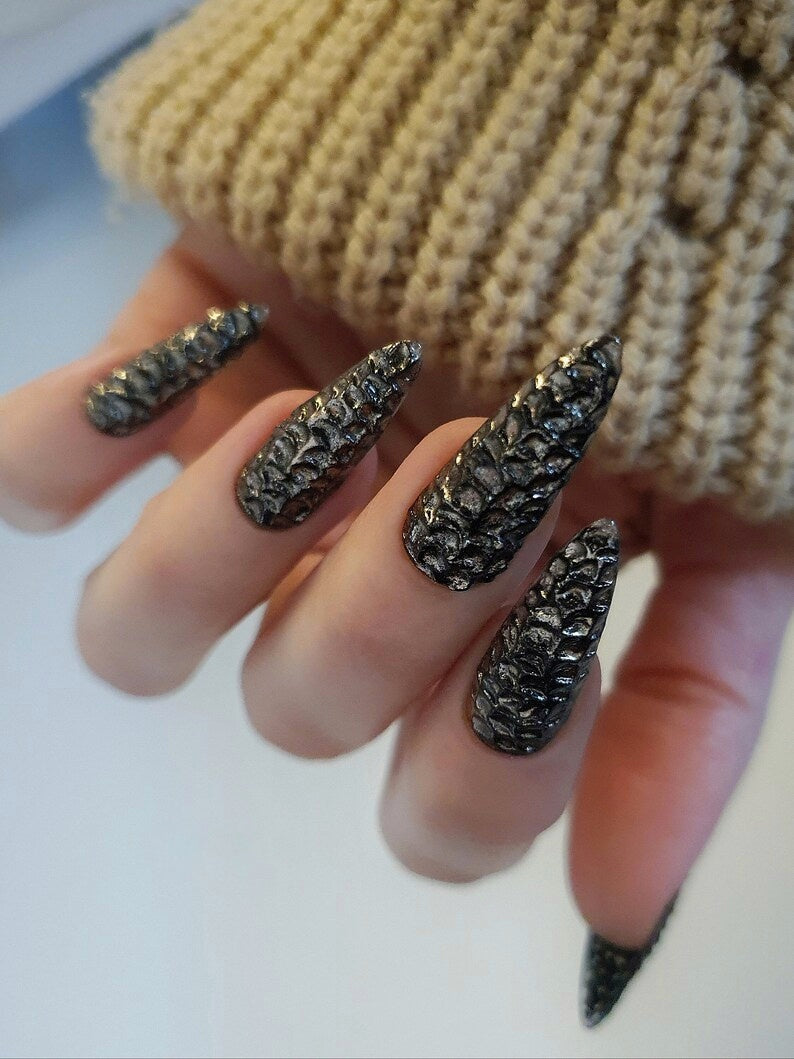 Black Chrome Mirror 3D Nail Design