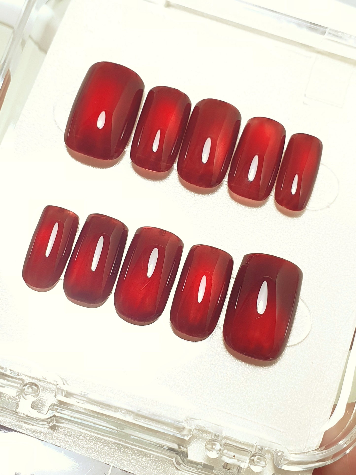 Magnetic Red Cat Eye Nails