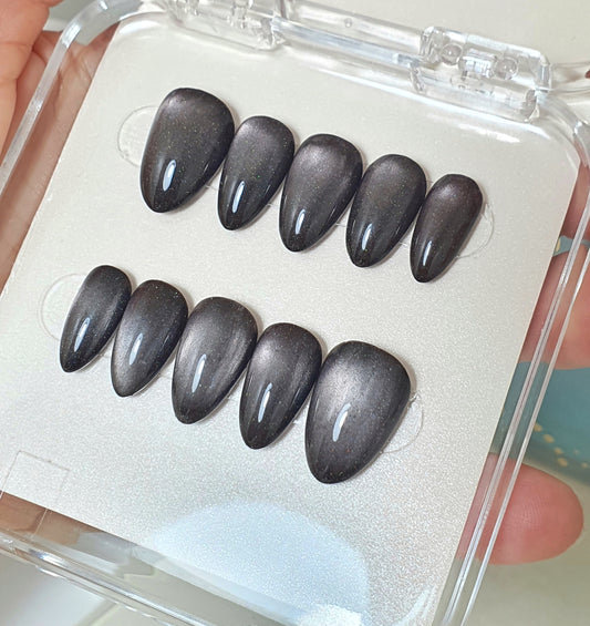 Black Magnetic Cat Eye Nails